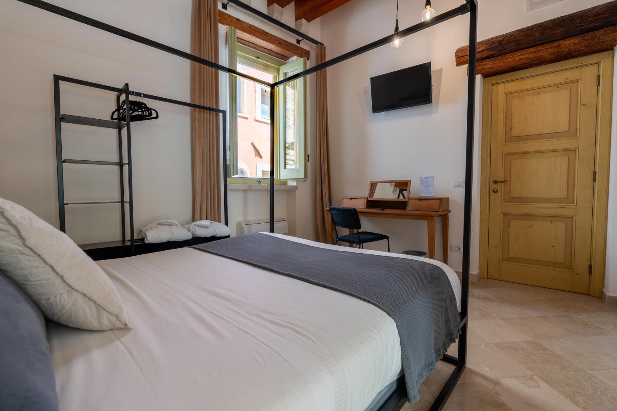 B&B Palazzo Vittoria บิสเชลเย ภายนอก รูปภาพ