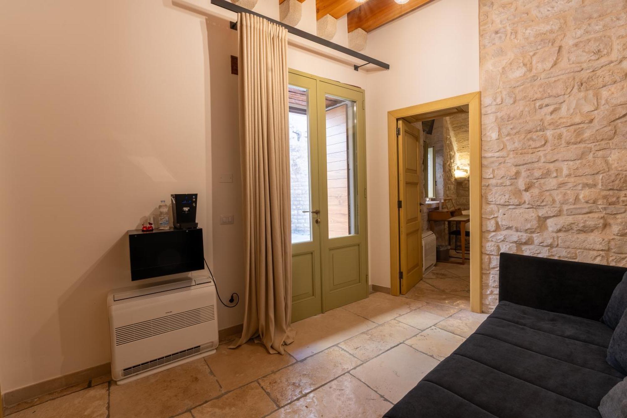 B&B Palazzo Vittoria บิสเชลเย ภายนอก รูปภาพ